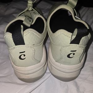 Green clove shoes size 9